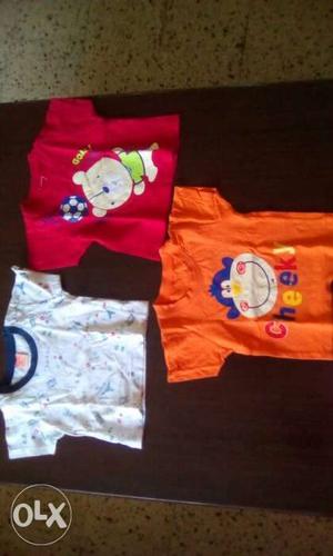 Used t shirt, 3 t-shirt 150 only