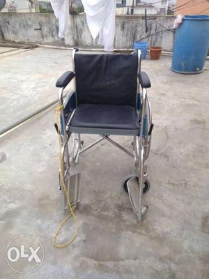 Wheelchair + patient bed. good condition