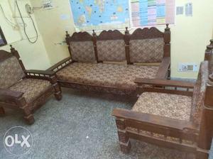 5 Seater wooden sofaset in very good condition