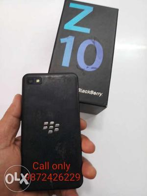 BlackBerry z10 4g black colar very nice condition