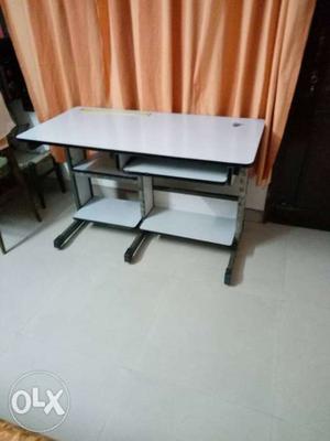 Computer table excellent condition