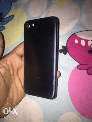 Iphone 7 32 gb matt black in rough condition but
