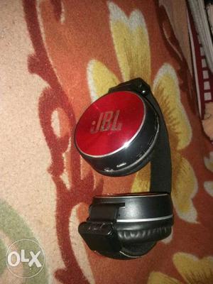 JbL bluetooth headphone 1month old