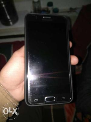 Samsung on nxt very good condition.. memory 64