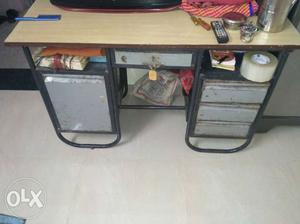 Sell my office table good condition