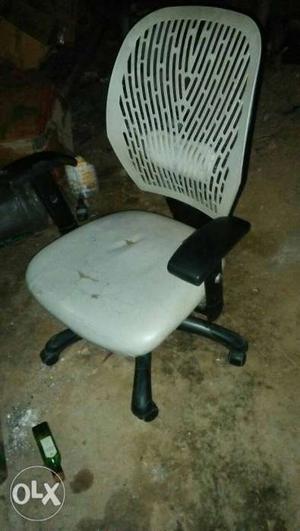 White And Black Rolling Chair
