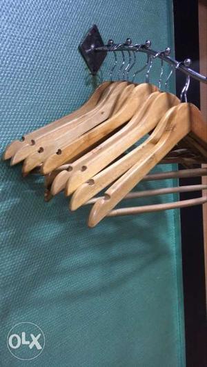 Wooden hanger good quality 146 pieces
