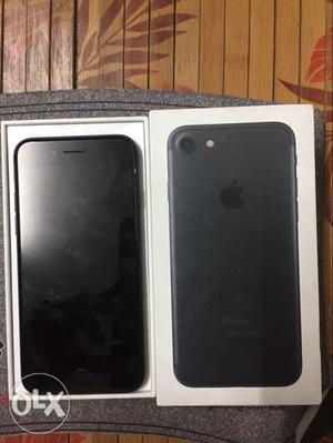 I phone 7 32 Gb with box and accessory not a