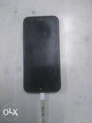 IPhone 5s 16 gb space gray cell 6 months used