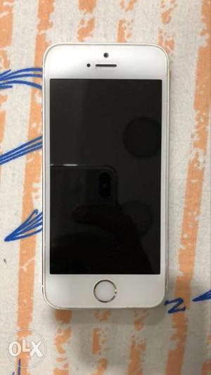 IPhone 5s silver 16gb in good condition with all