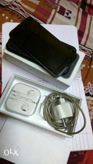 Iphone 6_ 32gb 1 year old with all accessories