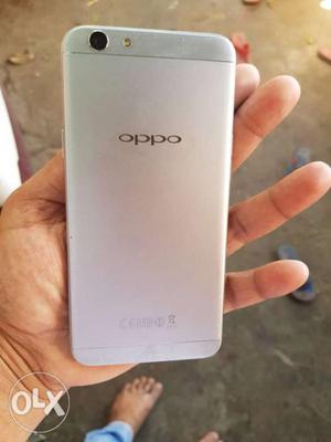 OPPO F1s in super condition with 4 gb ram and 64