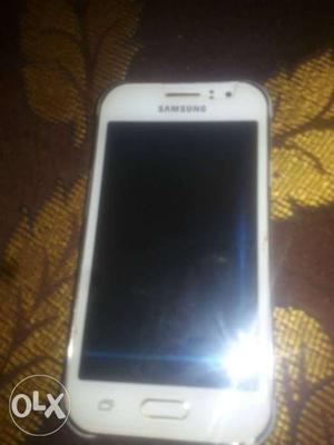 Samsung j1 ace 3G mobile in dubai 4 month olD