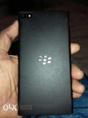 BLACKBERRY Z3 its good condition new updates and