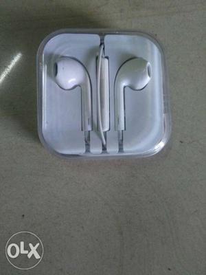 Good luck to buy the iphone handfree with box