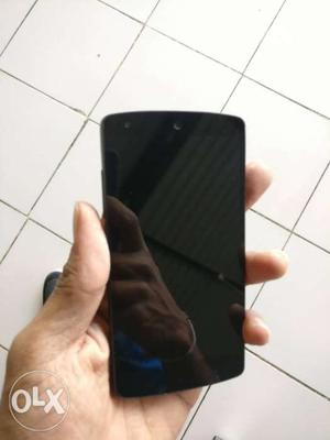 Google Nexus 5 16gb matte black.. Neat Mint