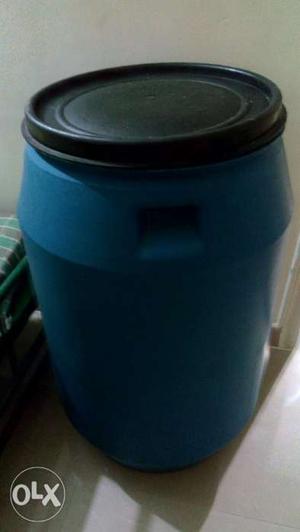 200 litre drum for filling water blue colour