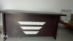 3*6 Office table very good condition 3 month old
