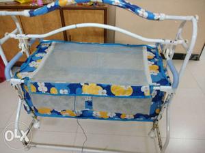 Baby cradle in excellent condition with net for full