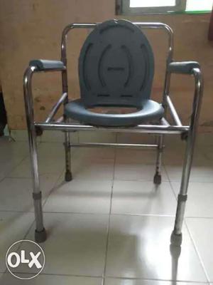 Baby's Gray And Black Highchair