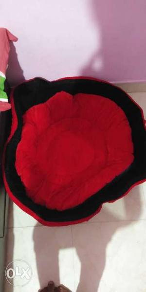 Bed for pets red black Dog/cat good smith and