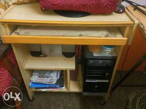 Computer table in a good condition