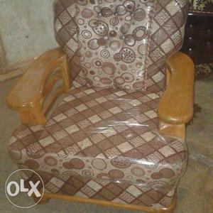 Furniture recycling aapke paas Aakar purana