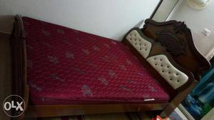 King size cot with branded matress 6.5 feet