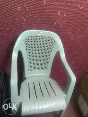 Supreme brand set of 2 chairs for rs 450/-