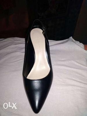 CHARLES & KEITH hills 6 month old size - 37
