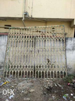 Channel Gate 9×9 size in very good condition