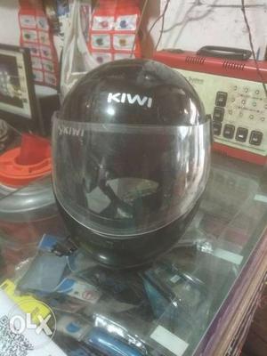 Black And White Kiwi Full Faced Helmet