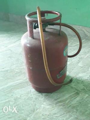 Gas Cylinder 5 kg with regulator & Pipe urgent Sale
