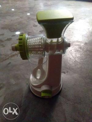 Juicer mashin New only 700