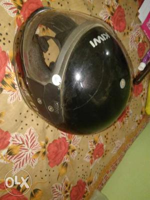 Kiwi helmet never used in new awesome condition