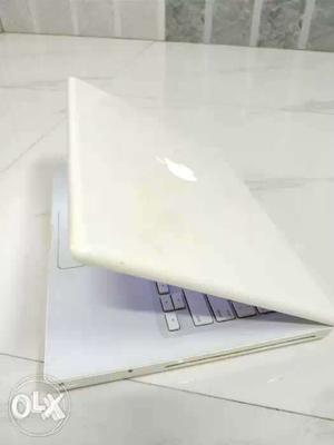 Mac-solution macbook intel core 2deo good condition