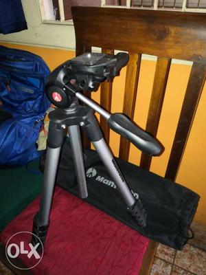 Manfrotto advanced compact tripod with panning