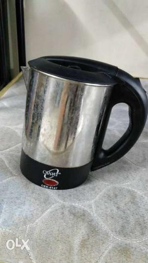 Stainless Steel And Black Electric Kettle