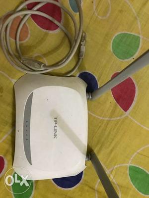 TP link router, 300MBPS with two antenas