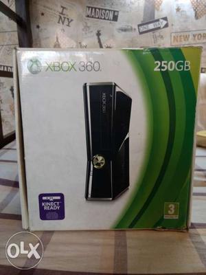 XBOX gb) in good condition along with Kinect and 4