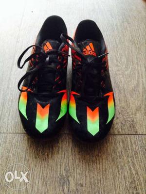 Addidas Football Shoes. Size:6.