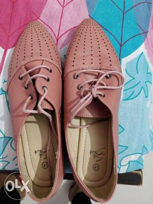Beautiful pink shoes(girls) almost new in very
