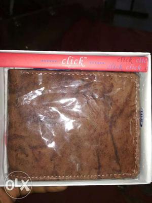 Brown Leather Bi-fold Wallet Pack