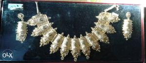 City gold jewellery necklace for sale