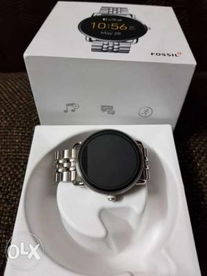 Fossil smart watch Q wander unused with wireless