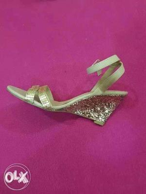 Gold Wedges, size 37. Almost new