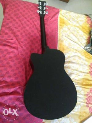 Good condition Yamaha acoustic cutaway guitar
