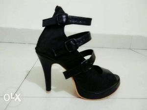 New leather heels Size 38eu