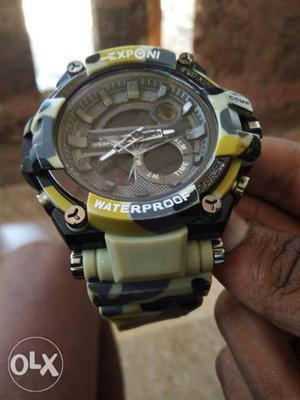 Round Black And Gray Casio G-Shock Digital Watch