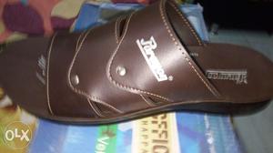 Size 10, size 11 paragon gents chappal to sell